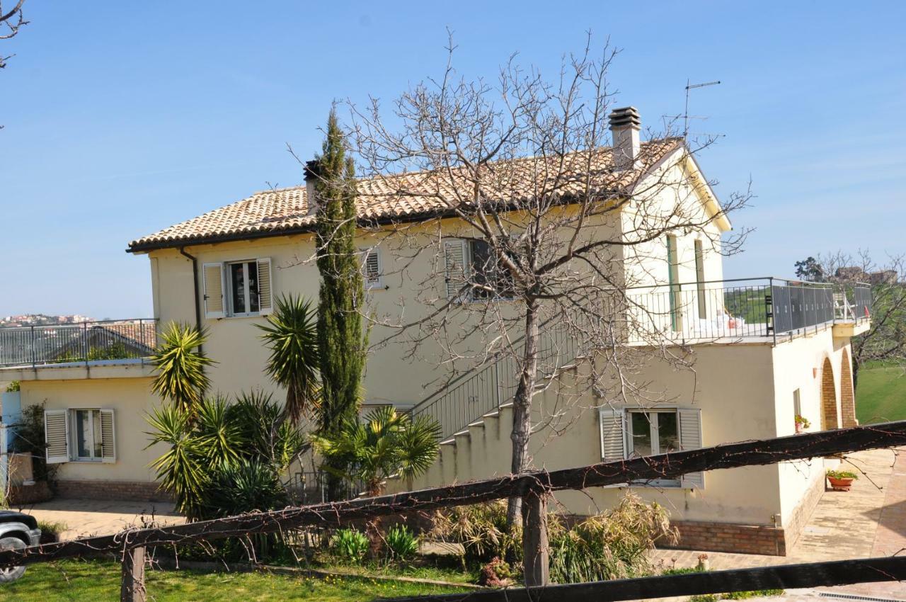 Villa La loggia Città Sant'Angelo Esterno foto